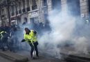 Gilet gialli a Parigi, scontri e gas