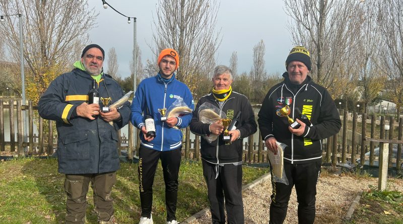 Lorenzo Mularoni e Alessandro Antonini sul podio alla Coppa dei Campioni Trota Lago a coppie