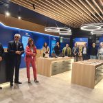 Il vescovo di San Marino-Montefeltro Domenico Beneventi in visita al nuovo TIM San Marino Store Il vescovo di San Marino-Montefeltro Domenico Beneventi in visita al nuovo TIM San Marino Store