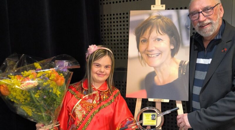 Magica Gilly riceve il “Premio Annick” per il contributo all’arte magica