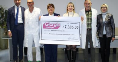 ISS. Consegnato da Giorgia Boutique all’ASDOS il ricavato per la raccolta durante l’Ottobre Rosa