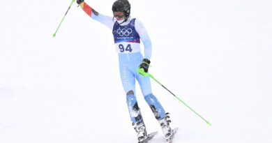 Olimpiadi Milano-Cortina 2026: la neve condiziona la mattinata dello slalom, Mini fuori alla prima manche