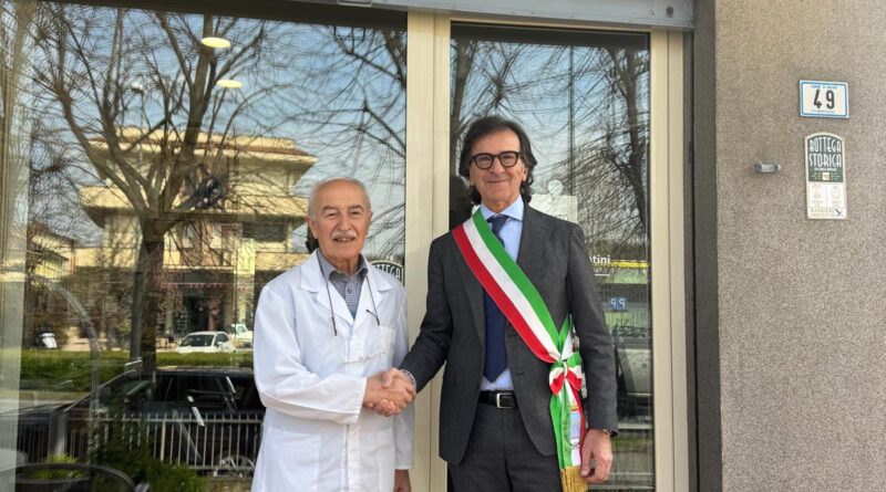 Coriano celebra i 60 anni di attività del barbiere Giancarlo Innocentini