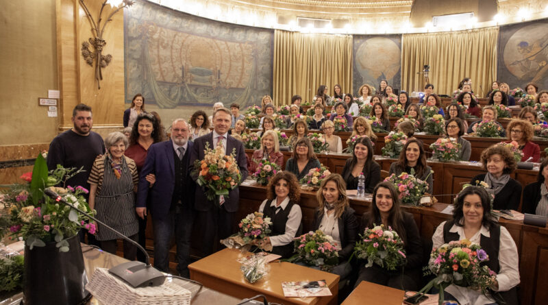 Imparare le migliori tecniche della composizione floreale, con grandi maestri e solo “Fiori italiani”, sotto l’egida del MASAF