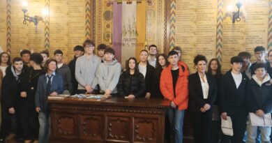 Reggere la Repubblica: un compito da cittadini. Gli studenti imparano a conoscere le istituzioni