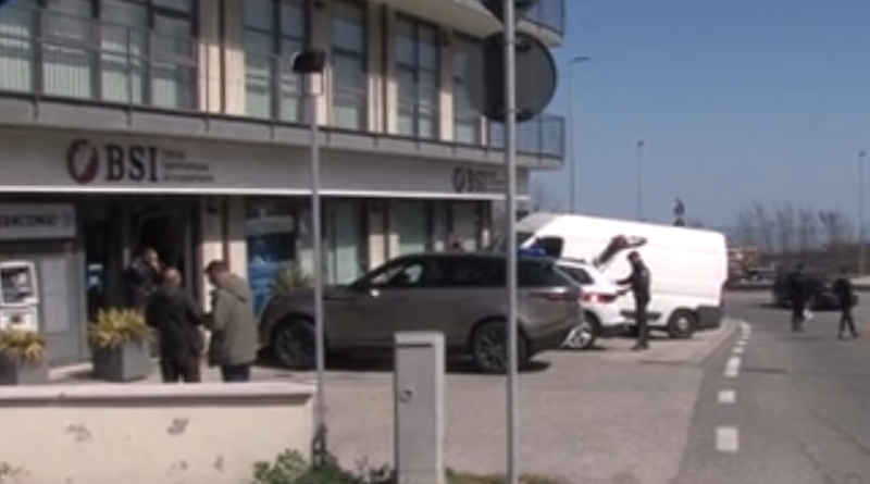 Borgo Maggiore, auto sfonda l’ingresso della filiale BSI