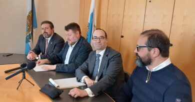 San Marino. Le opposizioni in conferenza stampa per spingere il PDL su “una commissione di inchiesta che tutti vogliono e nessuno la fa”. Imperativo: fare chiarezza sul “papocchio bulgaro”