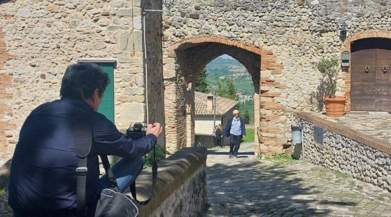 Osvaldo Bevilacqua a Verucchio per la prima puntata della trasmissione sui Borghi più belli d’Italia