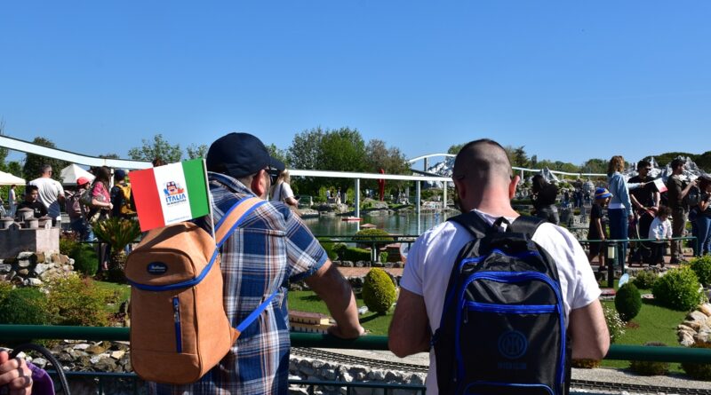 Italia in Miniatura festeggia il 25 aprile con mille bandiere