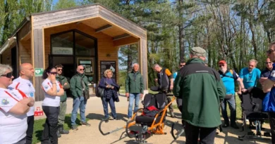 Natura senza barriere: al lago di Andreuccio una giornata dedicata alla Joelette