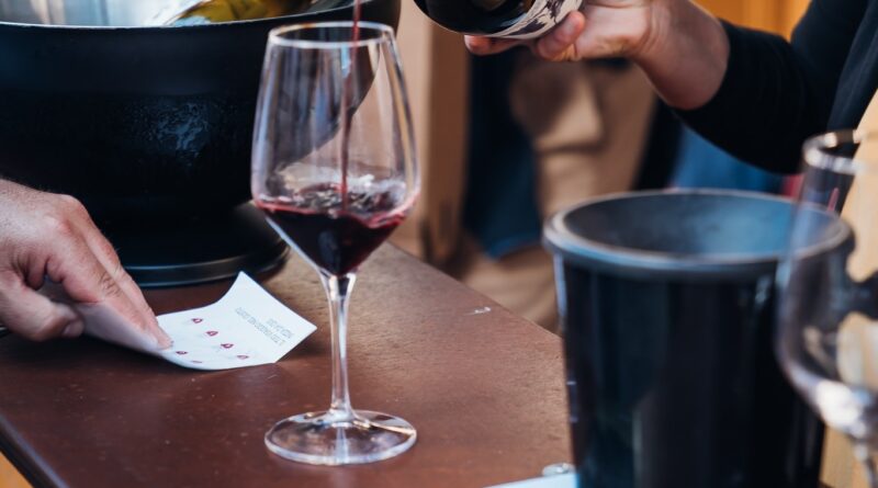 Il 22, 23 e 24 maggio Borgo diVino in tour, rassegna enogastronomica itinerante. Tre giorni di vino, cibo e musica