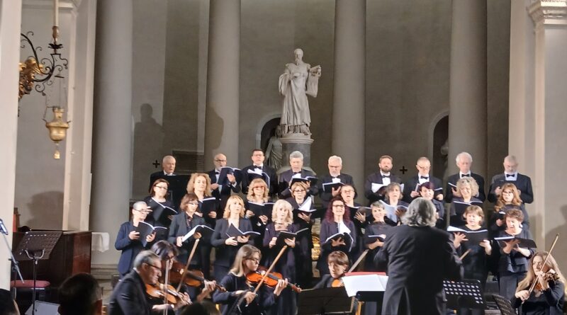 San Marino. Un ponte tra cielo e terra il superbo concerto della Corale in onore di San Francesco, alla presenza della Reggenza