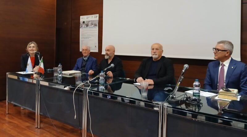 Rifugio, protezione, sicurezza: la storia antica di uno “Stato-Asilo” raccontata dal professor Verter Casali alla serata San Marino – Sassocorvaro