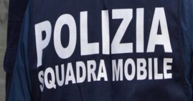 Blitz della Polizia contro droga e armi: colpo allo spaccio anche nel Riminese