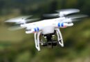 Drone vola sopra la folla alla Notte Rosa: pilota denunciato e sanzionato dalla Polizia