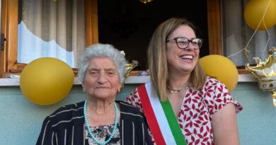 Santarcangelo: festeggiati i cento anni di Regina Santarini