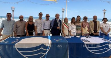 Bandiera Blu 2026, la Fee consegna il vessillo alla città di Cattolica