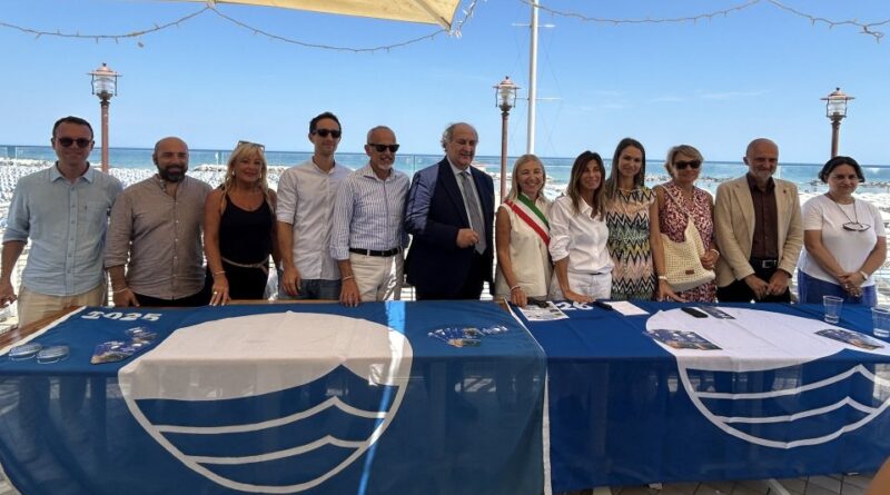 Bandiera Blu 2026, la Fee consegna il vessillo alla città di Cattolica
