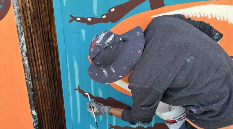 Alla Casa delle Farfalle di Milano Marittima, un nuovo murales inaugura la rassegna dedicata alla biodiversità