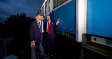 Lettera aperta del Segretario Pedini Amati: “Ha vinto la perseveranza, la lungimiranza, il sogno di vedere il Treno Bianco Azzurro muoversi lungo la rotaia verso la Stazione”