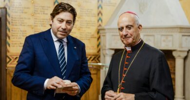 San Marino. Il SDS Pedini incontra Mons. Fisichella e firma un Protocollo di intesa con l’Associazione Nazionale Città dei Presepi