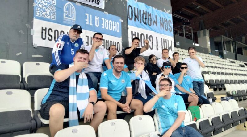 San Marino-Bangladesh: striscioni dei tifosi appesi al contrario per dire no al progetto di riforma promosso dalla UEFA