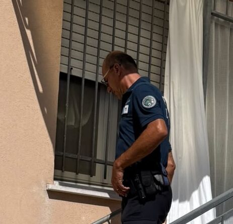 Santarcangelo. Gli agenti della Polizia locale assistono 86enne caduta mentre era sola in casa