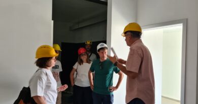 Santarcangelo. Le autorità comunali insieme alla Consulta dello sport per un sopralluogo al cantiere della nuova palestra