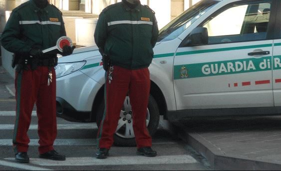 San Marino. Fermati dalle Guardie di Rocca due giovani per la “truffa dell’urto fantasma” in un parcheggio