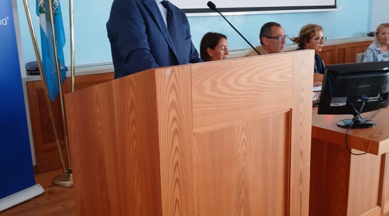 San Marino. Durissimo il presidente ECF Sergio Barducci su chi spara sentenze e ricette facili. “Quello che è successo ha lasciato cicatrici profonde. Venite qui a metterci la faccia!”
