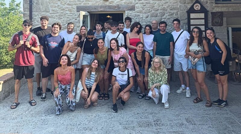 San Marino. Tradizione, radici e accoglienza: a Casa Fabrica i giovani studenti dei soggiorni culturali scoprono la storia delle tradizioni contadine