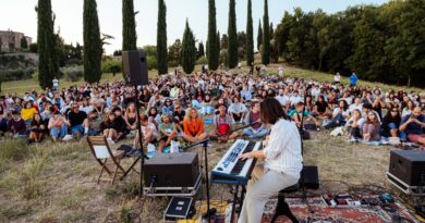 Boom per il Ferragosto culturale di Santarcangelo: più di 1000 al decimo We Reading, 600 visite guidate e arena partecipatissima