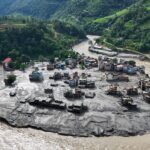 Nepal, il crollo di un ghiacciaio alla base dell’alluvione lampo: 362 morti e 1.400 dispersi