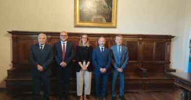 San Marino. Presentato ai Capitani Reggenti del Calendario Artistico “Vocazioni” opera di Checco Guidi
