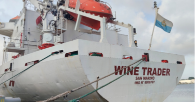 Attacco con droni alla nave battente bandiera sammarinese, WINE TRADER, nel Mar Nero.  Operazioni di ricerca e soccorso in corso. Sette marinai dispersi