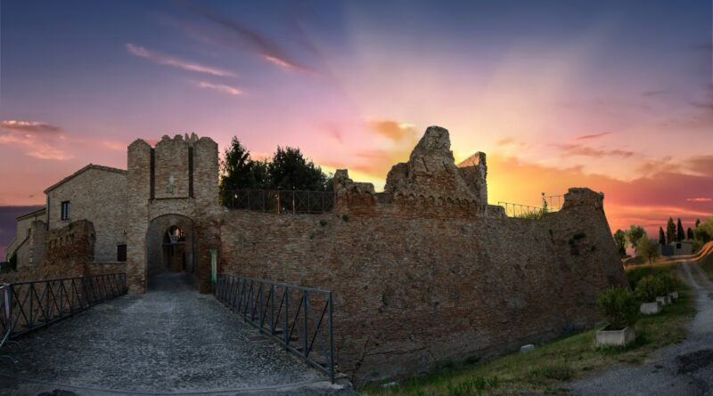 Castello di Coriano, 30mila euro da Riviera Banca per il progetto di recupero