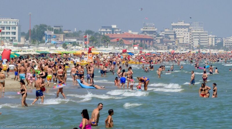 Turismo: Riccione supera 3,1 milioni di presenze nei primi otto mesi del 2026 (+5,7%). A luglio e agosto exploit di pernottamenti